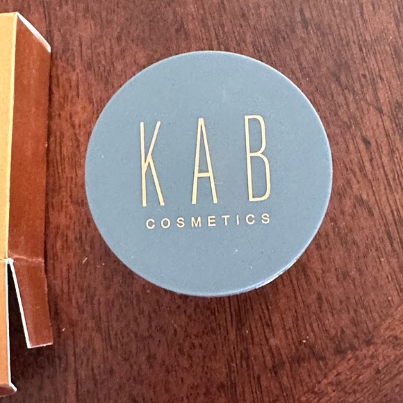 NIB ~ KAB Cosmetics Illuminating Dust in Golden Hour Highlighter Eyeshadow 5g - Picture 4 of 6